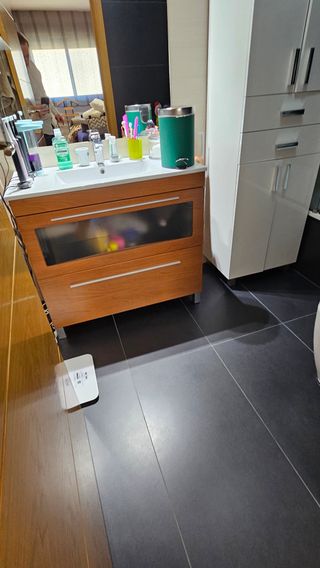 Lavamanos de baño madera. Urge