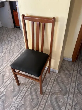 Juego de sillas + mesas de madera