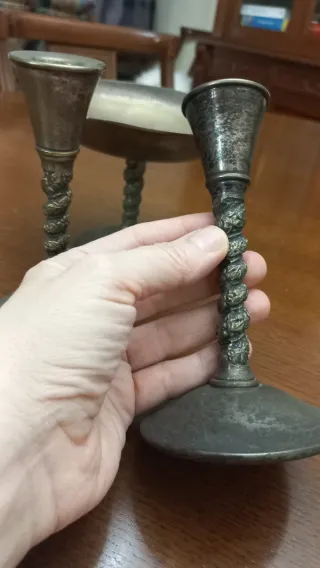 Juego 2 Candelabros y Copa Metal