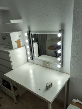 Specchio trucco con luci LED