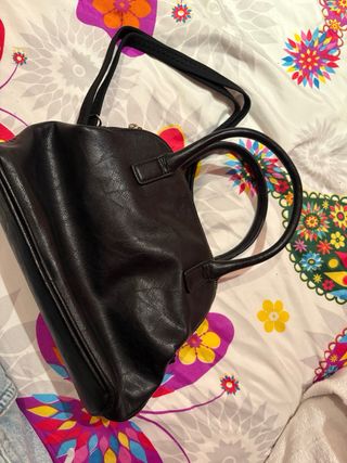 Bolso de piel negro