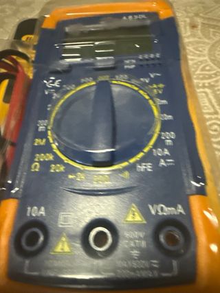 Multímetro Digital Bossran A830L sin estrenar