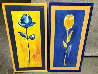 Quadri floreali blu e giallo