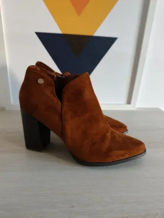 Botines tacón ante marrón Talla 40 - nuevos