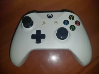 Xbox one Serie S + Mando y Cables