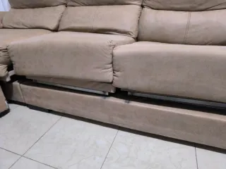 Sofá chaiselong 3 plazas + 2 puffs