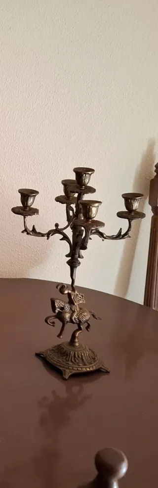 2 Candelabros clasicos con Figura Ecuestre
