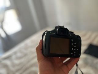 Cámara Canon 1200D + muchos  Accesorios