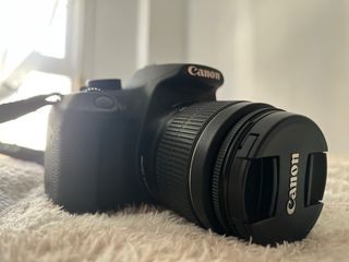 Cámara Canon 1200D + muchos  Accesorios