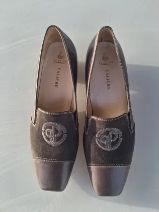 Zapatos de salón marrones Platinum