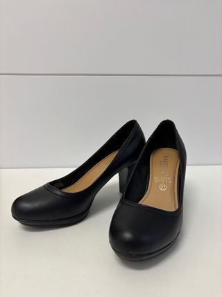 Zapatos de tacón negros
