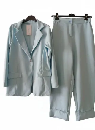 Completo blazer e pantaloni  azzurro pastello