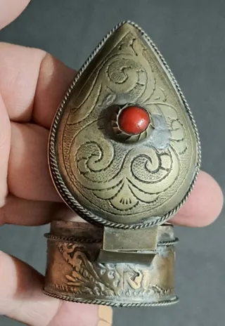 Scatolina portatabacco indiana vintage