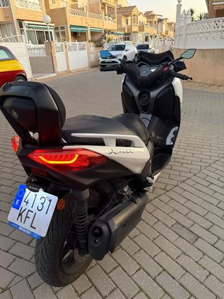Yamaha XMAX 300 Scooter