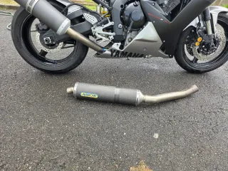 Yamaha R1 Sportbike