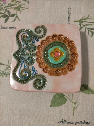 Salvamanteles cerámica flor esmaltada