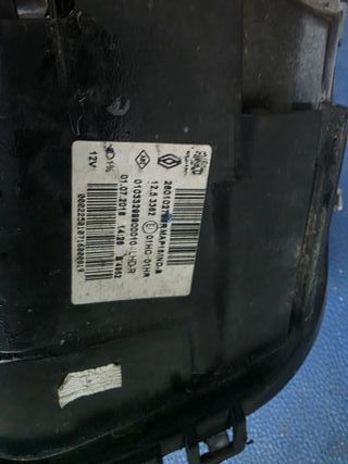 Faro Renault Clio