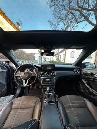 Mercedes Clase A 180 W177 2018 – Impecable