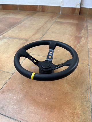 Volante OMP y piña Marbella