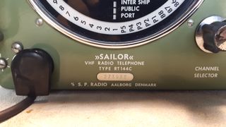 Radioteléfono VHF SAILOR RT144C