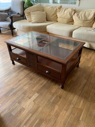 Mesa de centro de madera y cristal
