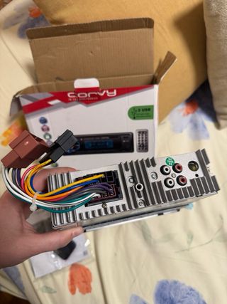 Radio para coche marca Corvy con BT-MP3-RADIO-USB