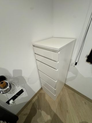 Mueble Cajonera Beige y Blanco