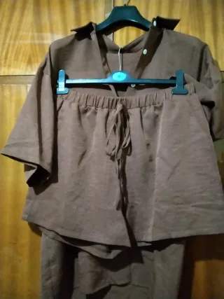 Conjunto marrón de mujer sin estrenar