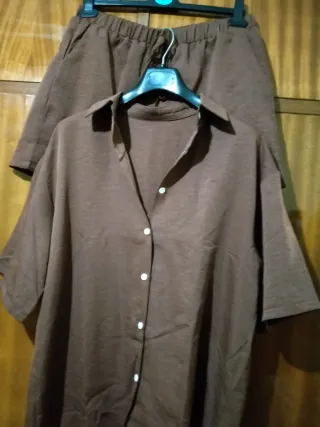 Conjunto marrón de mujer sin estrenar