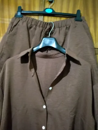 Conjunto marrón de mujer sin estrenar