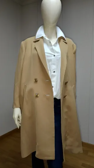 Abrigo camel doble botonadura