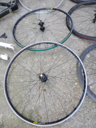 Ruedas de Bicicleta y Cuadro