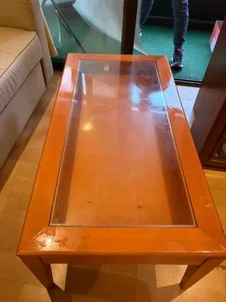 Mesa de salón con cristal nueva