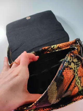 Mochila efecto piel serpiente