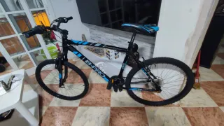 Bicicleta B-Pro 610 Negra y Azul