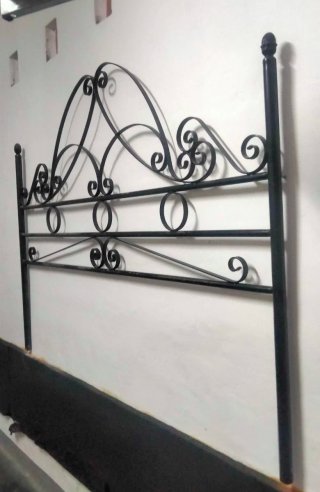 Cabecero de  hierro negro
