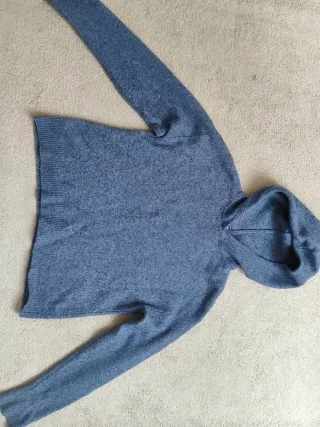 Jersey azul con capucha