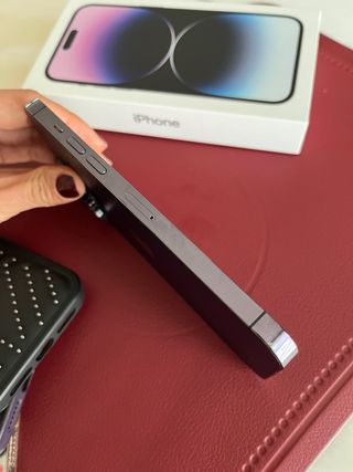 iPhone 14 Pro Max Morado