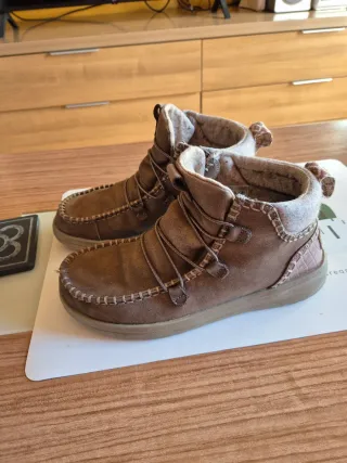 Botines marrones con cordones