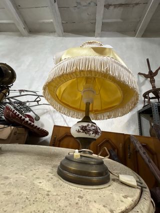 Lámpara de mesa Art Déco dorada