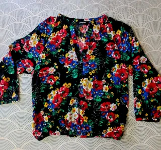 Blusa Desigual floral negra multicolor