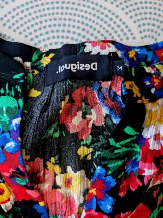 Blusa Desigual floral negra multicolor