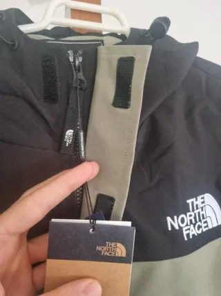 Cortavientos North Fave verde caqui