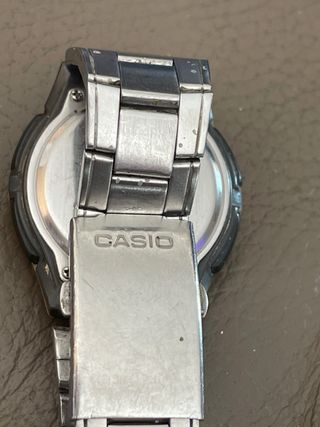 Reloj Casio Dorado y Plateado