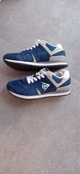 Zapatillas Dunlop Azul y Blanco, como nuevas