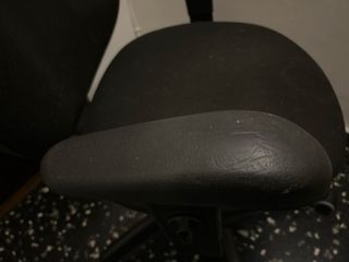 Silla de oficina negra