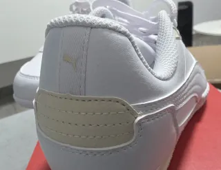 Zapatillas Puma Unisex Blancas y Beige