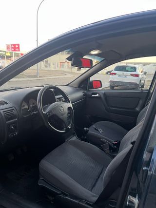 Opel Astra 5p 2.0 Dti 16V (2002)