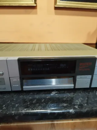 Amplificador Akai AM-U3 Plata