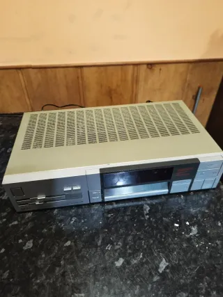 Amplificador Akai AM-U3 Plata